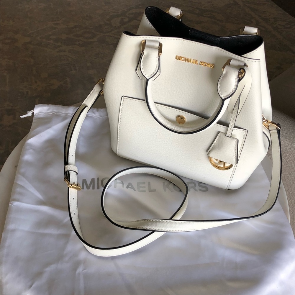 Michael Kors Bucket Bag